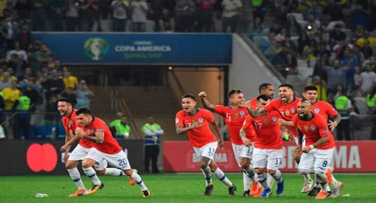 Chile confirmed the semi-final ticket by defeating Colombia